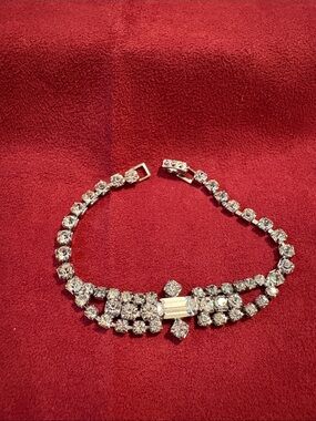 Crystal Rhinestone Bracelet - Silver Tone Vintage